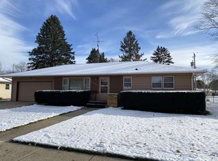 2440 Rutledge Ave, Janesville, WI 53545