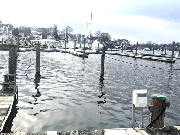 319 6th St #11, Annapolis, MD 21403