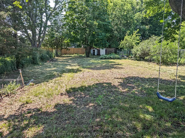 1478 Simcoe St N — Photo 37