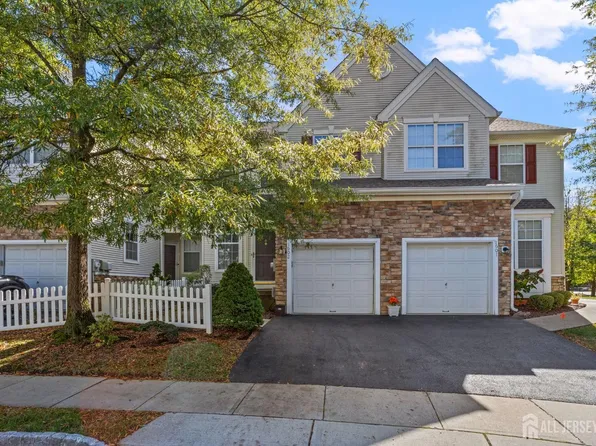 1602 Dahlia Cir, Dayton, NJ 08810