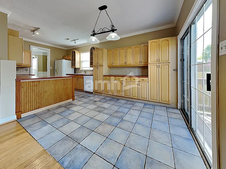 4317 Aylesbury Dr — Photo 5
