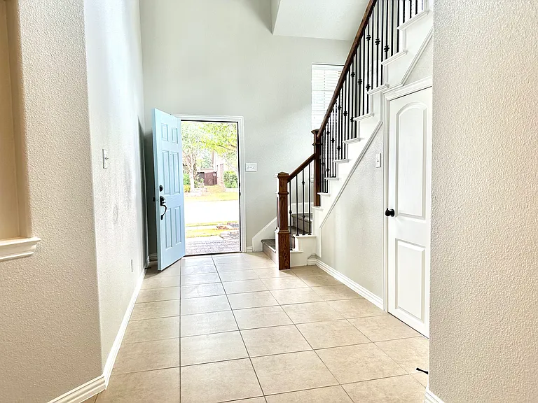10517 Matador Dr — Photo 2