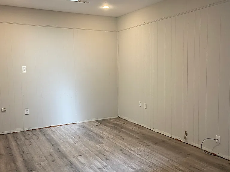 617 Loch Ln — Photo 35