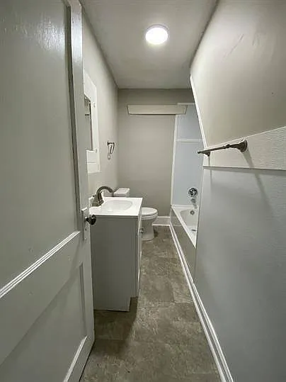 458 Morgan Ave — Photo 10