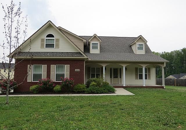 1st image of 3035 Pin Oaks Cir NE