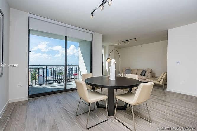 1st image of 999 SW 1st Ave APT 1806