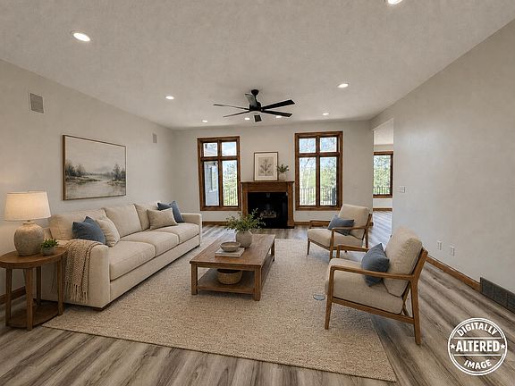 5th image of 3600 Golf View Dr