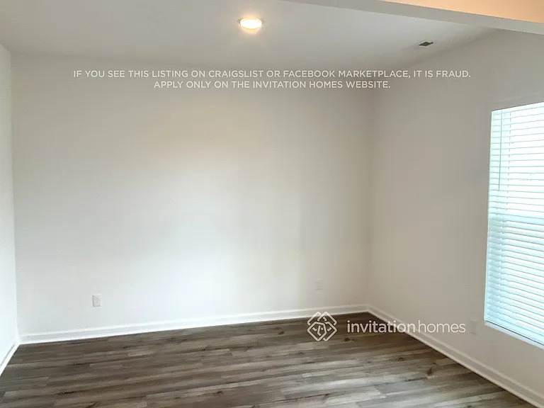 3816 Lantern Ln — Photo 3