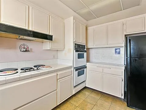 540 Hawthorn St #3A — Photo 44
