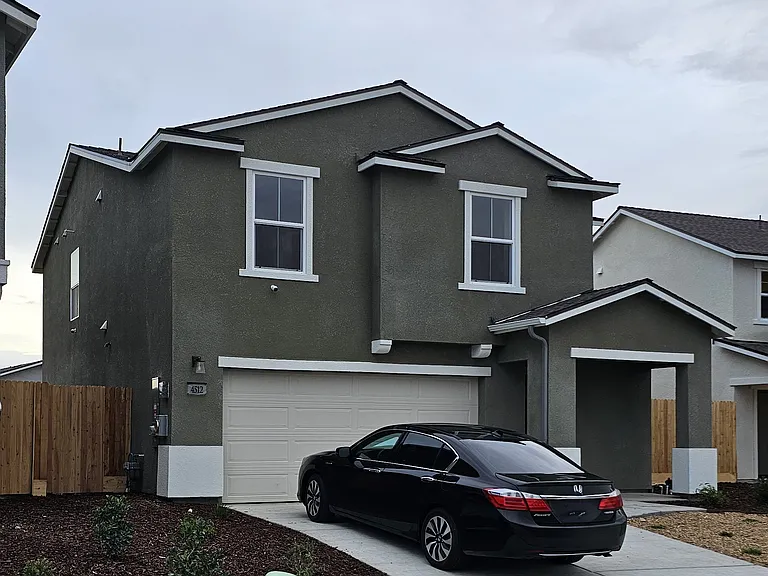 4512 Iris Ct — Photo 1