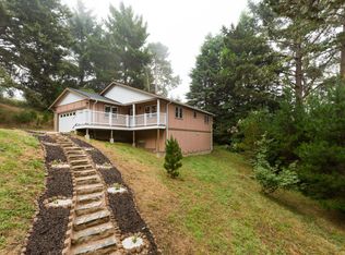 2444 Hillcrest Dr, Eureka, CA 95503