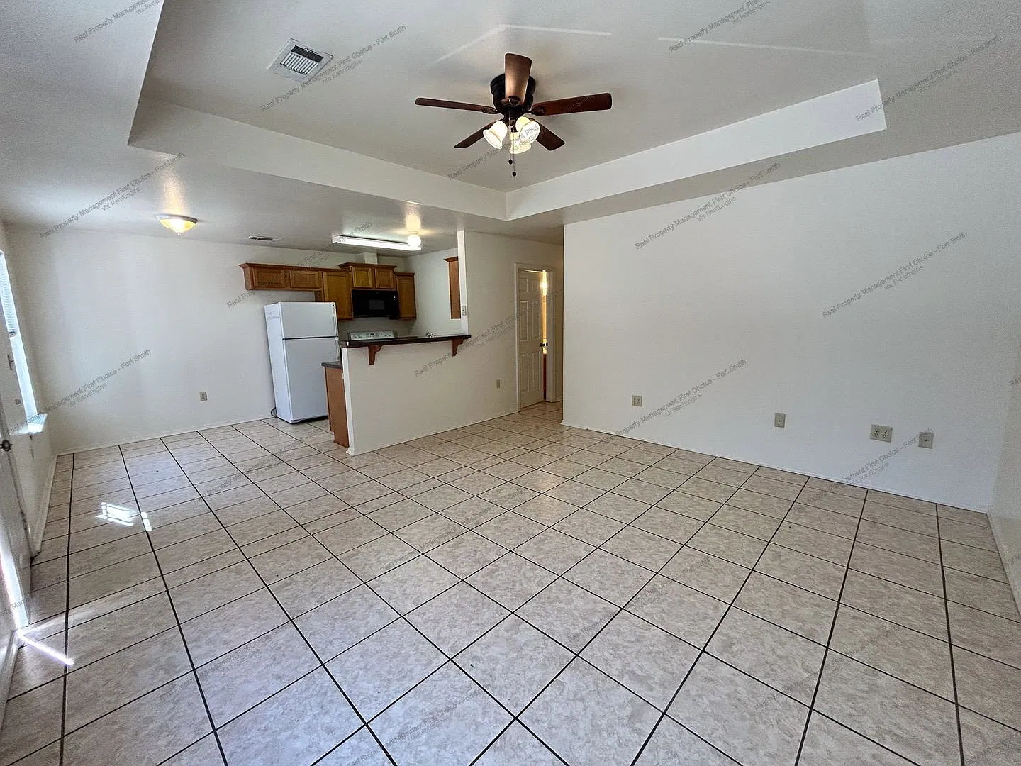 3 bed, 2.0 bath, 1050 sqft, $900 — Photo 3