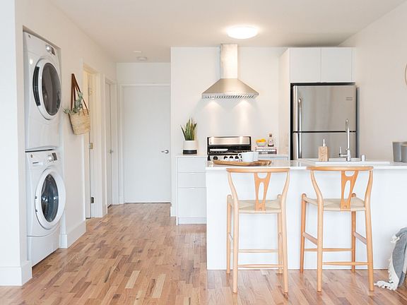 5th image of 147-149 S Avenue 53 #B