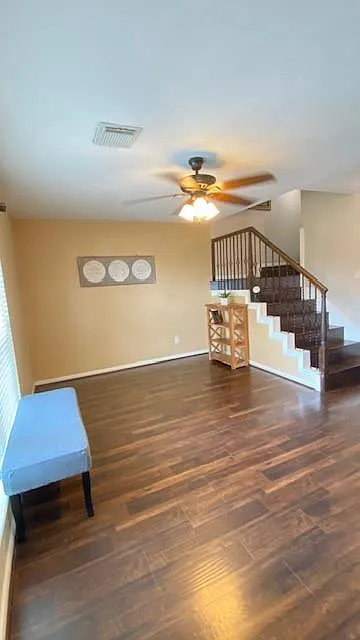 3 bed, 2.5 bath, 1365 sqft, $2,100 — Photo 2