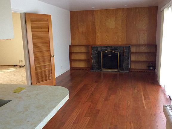 4th image of 2347 Stanford Pl