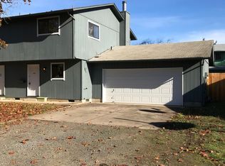 1392 R St, Springfield, OR 97477