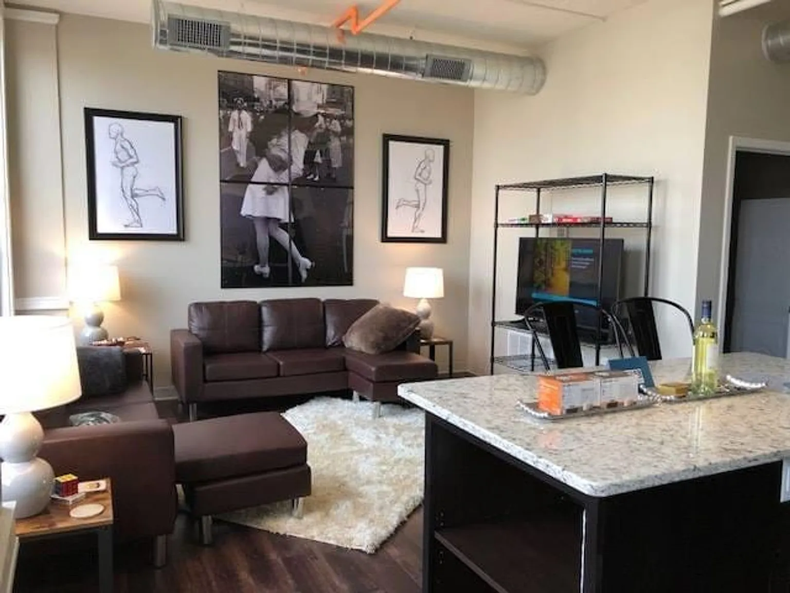 5&15 Apartments — Photo 3