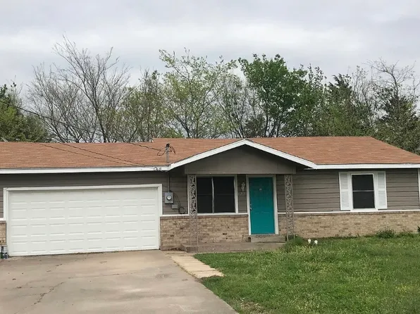 6205 Live Oak St, Greenville, TX 75402