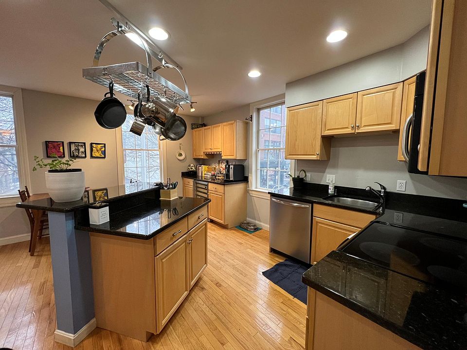 1st image of 266 Essex St
