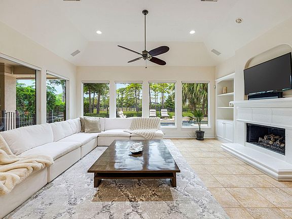 5th image of 3010 Bonnebridge Way Blvd