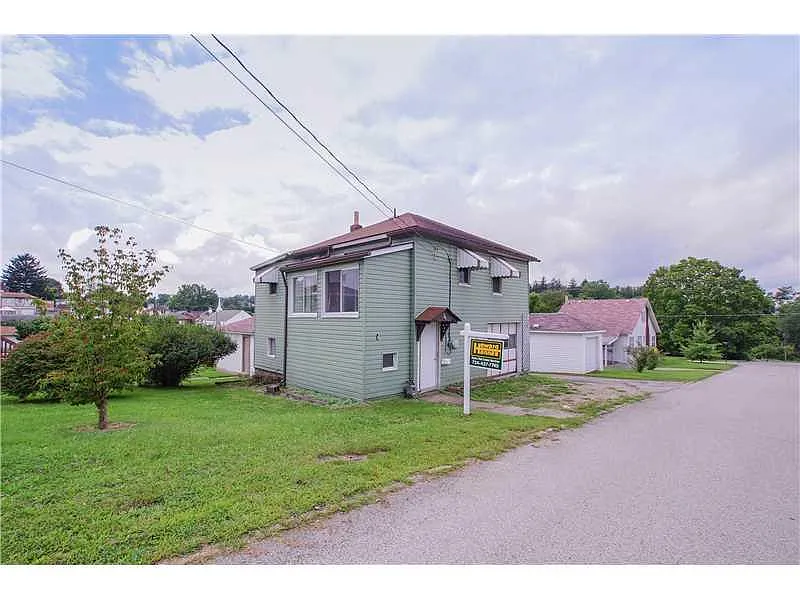 700 Green St photo 1
