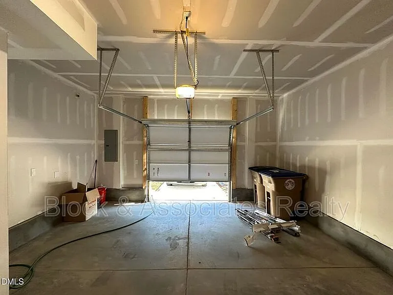 608 Gimari Dr — Photo 48