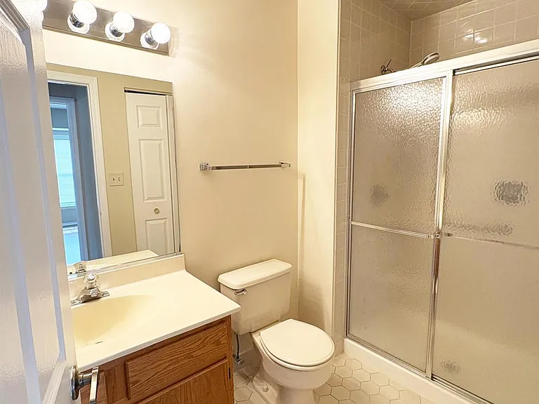 7 Daniel Webster Ave #D — Photo 11