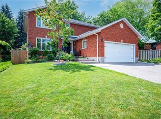 7 Chandos Dr, Kitchener, ON N2A3C2