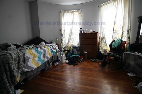 2nd image of 509 Washington St #218