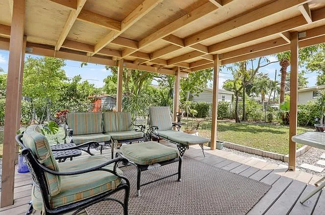 6611 NW 24th Ct — Photo 11