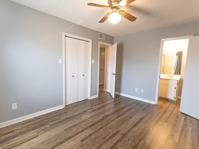 1421 S 12th St #210 — Photo 4