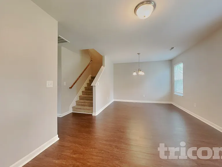 1505 Hamilton Hills Dr — Photo 5