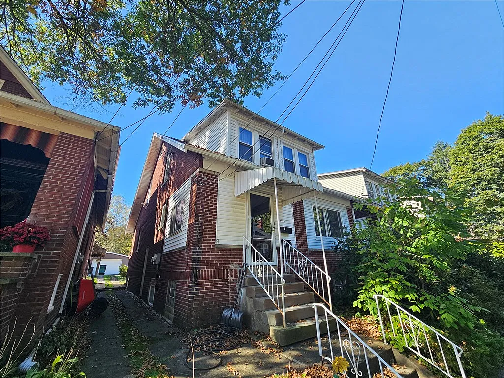 Building Photo - 1127 Highland St #2