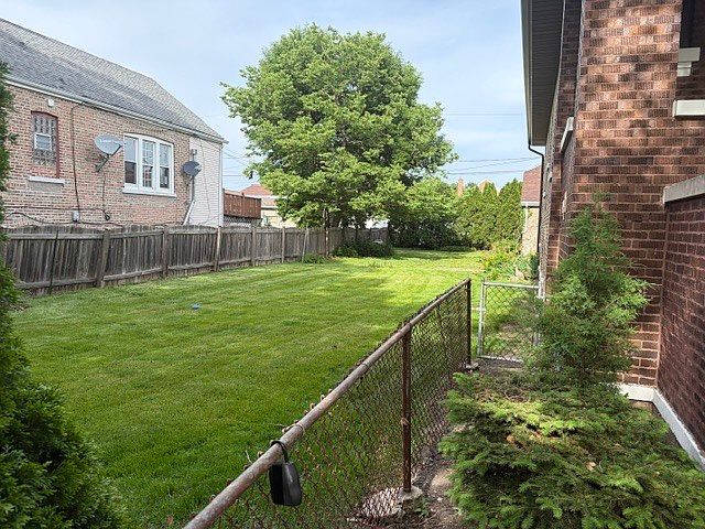2nd image of 5143 S Lorel Ave