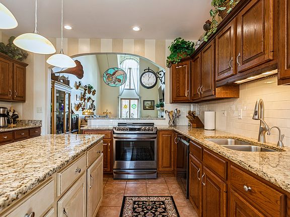 3rd image of 5616 Chesapeake Dr #5616