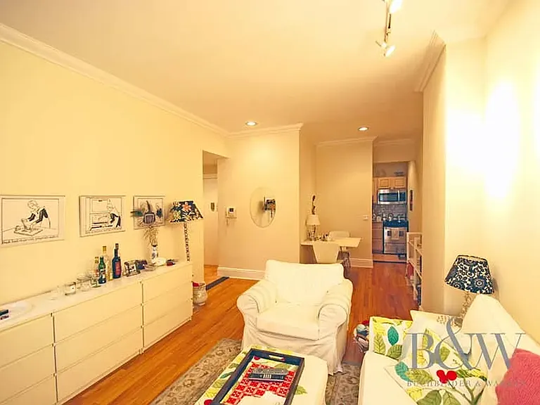 1061 Madison Ave #3A — Photo 4