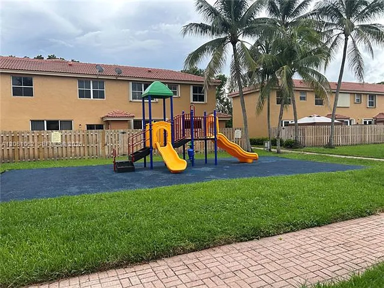 8508 NW 141st Ter #CU-501 — Photo 28