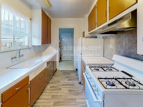 3rd image of 2792 Marlborough Ave