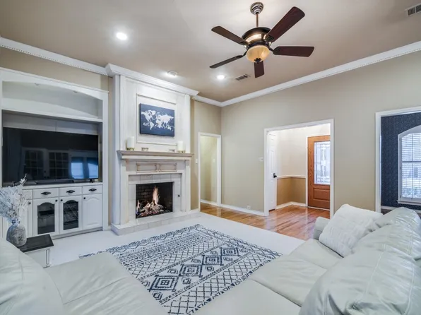 1729 Plummer Dr, Rockwall, TX 75087