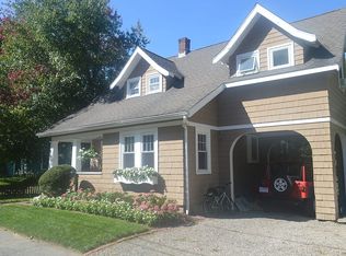 7 Linden St, Ipswich, MA 01938