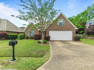 5 Chanticleer Cir, Hattiesburg, MS 39402