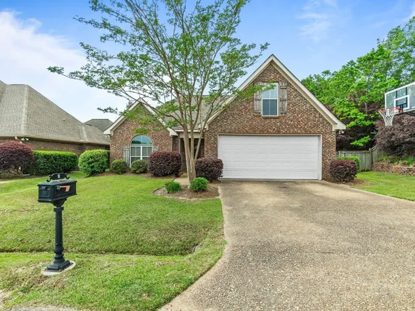 5 Chanticleer Cir, Hattiesburg, MS 39402