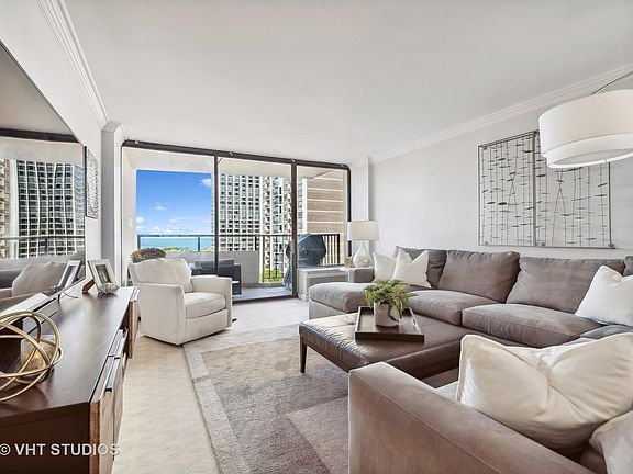 5th image of 1450 N Astor St APT 14A