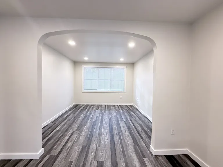 629 Main St #1 — Photo 6