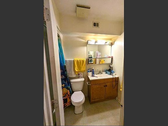 4th image of 1112 Blue Ridge Dr APT 9