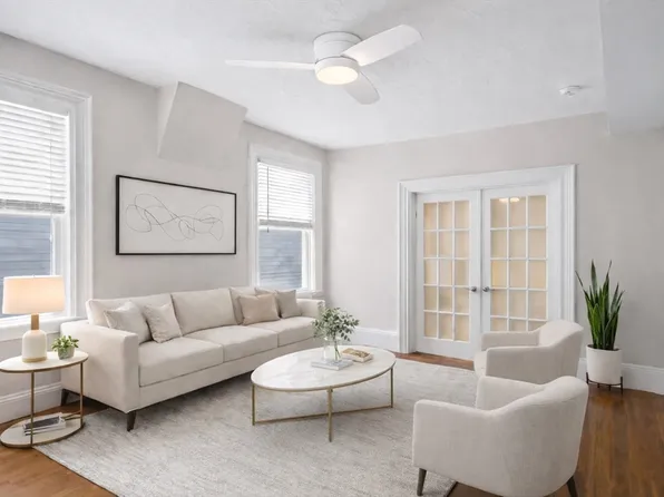 318 K St #2, South Boston, MA 02127