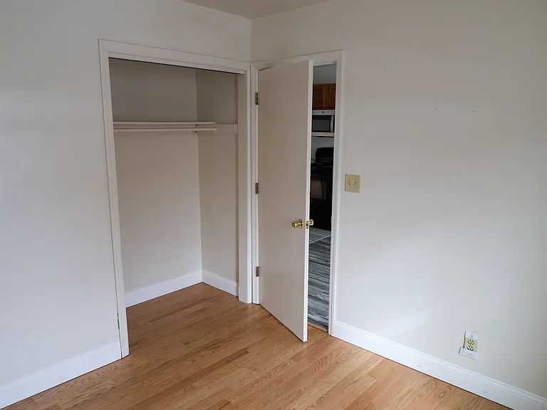 27 Hone St #4 — Photo 10