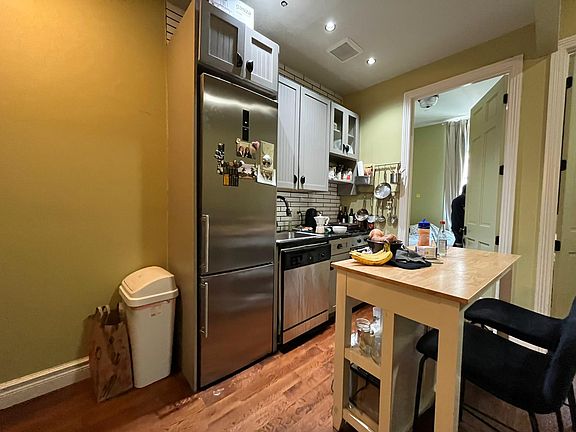 4th image of 236 Meserole St #1FR
