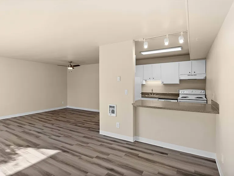 Bergen Apartments — Photo 10