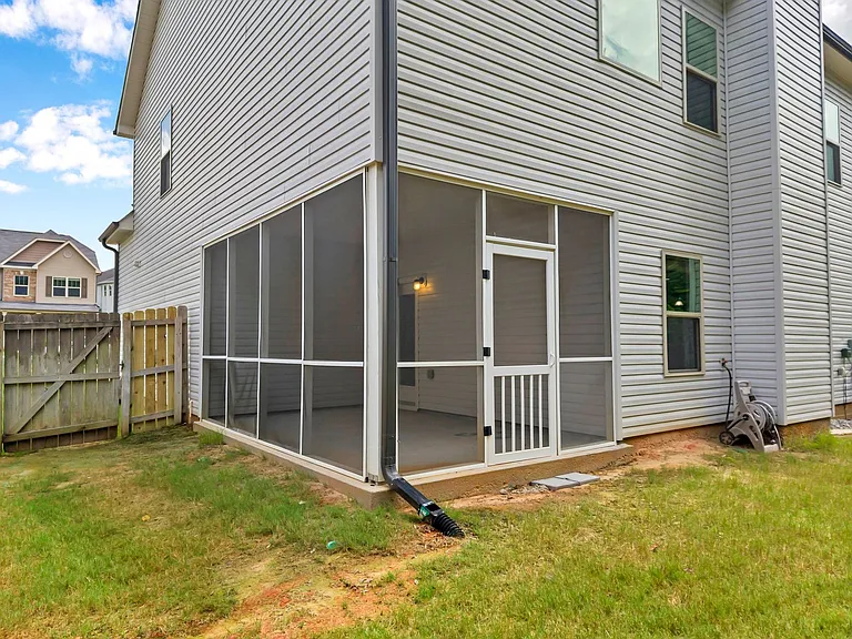 139 Stoney Creek Dr — Photo 20